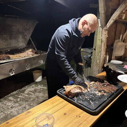 Helstegt pattegris med kok nær Odense, Faaborg, og Nyborg